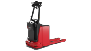 Automatizovaný nízkozdvižný vozík T-MATIC core od společnosti Linde Material Handling automatizuje nakládku nákladních vozidel při výdeji zboží.