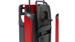 Opěradlo modelu N20 – N25 se sklopeným sedadlem řidiče.