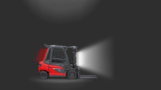 Vysokozdvižný vozík s protizávažím od společnosti Linde Material Handling vybavený řešením LED Stripes. Vysokozdvižný vozík s protizávažím od společnosti Linde Material Handling vybavený řešením LED Stripes.