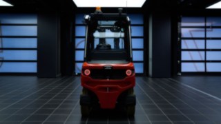 Nová generace vysokozdvižných vozíků vysílá velmi jasný vizuální signál: It’s a Linde! Elektrický vysokozdvižný vozík s protizávažím X25 od společnosti Linde Material Handling