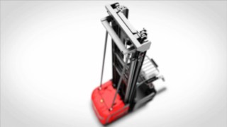 Modulární konstrukční řada Vertical Order Picker V modular nabízí volitelné boční výklopné závory pro snazší vychystávání až do výšky dosahu 12 metrů. Video o výšce zdvihu a volitelně dostupných bočních výklopných závorách.