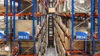 Automatizovaný vozík VNA pro úzké uličky Linde K-MATIC